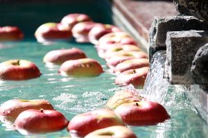 富士眺望の湯ゆらり　毎月26日はお風呂の日！1月の変わり湯は「りんごの湯」