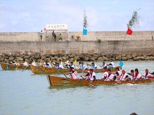 鳥島爬龍船大会