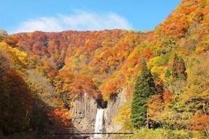 【紅葉・見ごろ】苗名滝