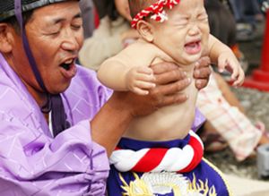 湊柱神社奉納　赤ちゃんの土俵入り