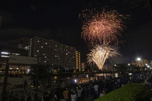 特別観覧水域へ！しながわ　秋の花火運河まつり観覧クルーズ