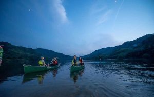 カナディアンカヌーの上でゆったり時間♪　湖上のお月見 in 奥津湖