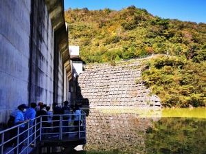 苫田ダム秋のプレミアムツアー