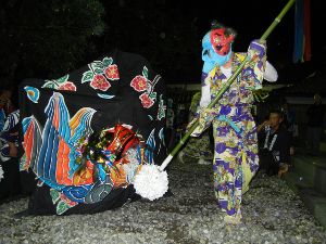 万呂須佐神社例祭（万呂の獅子舞）