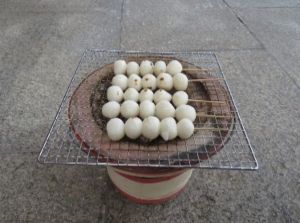 教室「七輪を使ってみたらし団子作り」