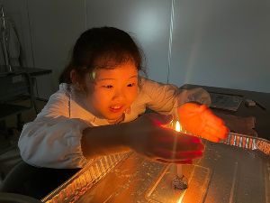 科学体験イベント　ぷにぷに・もちもち？ ロウソクを触ってみよう！（センター南校）