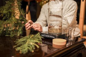 恋する飛鳥2025　ワークショップ「森の恵みと香り～芳香水づくり～」