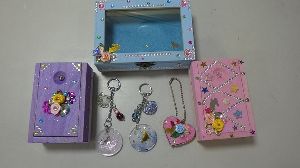 簡単キラキラ小物を作ろう（5月）
