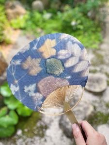 草木染め和紙でうちわを作ろう