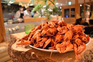 北欧の夏の風物詩 ザリガニパーティー