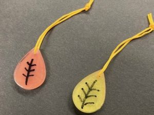 色が変わる！？紅葉ストラップをつくろう