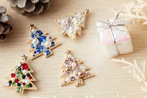 スワロフスキークリスマスブローチ作り　季節のランチ付き