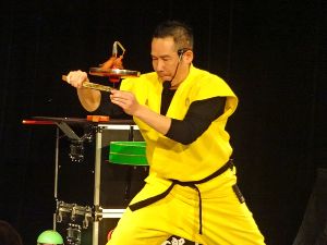 独楽（こま）名人がやってくる！