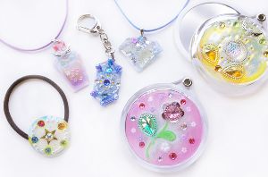 春限定　UVレジン「ときめきコンパクトミラー／オーロラアクセサリー」作り