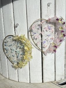 みどりの杜ショップhanana店内ワークショップ「ハートのリースを作りましょう」