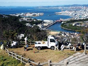 高津子山を桜の山に（4月）