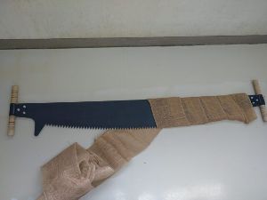 広島市森林公園　親子で丸太を切ってみよう