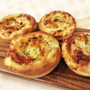 cafe SJスタッフと一緒につくる焼きたてパン教室（4月）