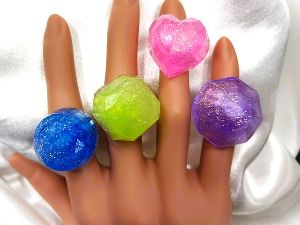 科学実験工房プチワークショップ　お湯で変身☆宝石リング