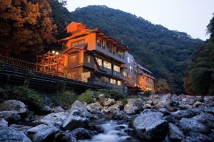 オープンたかつき2026春「摂津峡 花の里温泉 山水館」で旬の素材を活かした夕食とホタル観賞