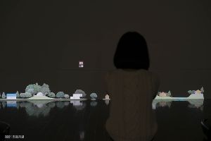 ニューあそび場の創造vol.18  夏のふしぎひろば　展示・林勇気「夏のふしぎな光」
