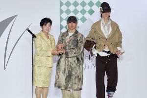 神戸出身のデザイナー 大西洋太朗さん、受賞作を故郷で披露