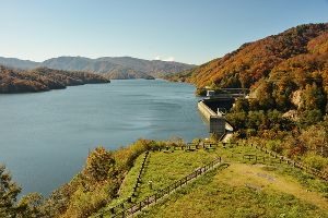 立山カルデラ砂防博物館学芸員と行く「有峰の断層と大地のかたちを探る」